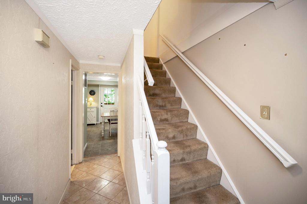 103 FLAGSTONE COURT