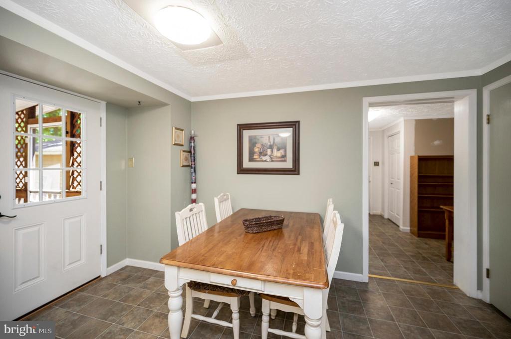 103 FLAGSTONE COURT