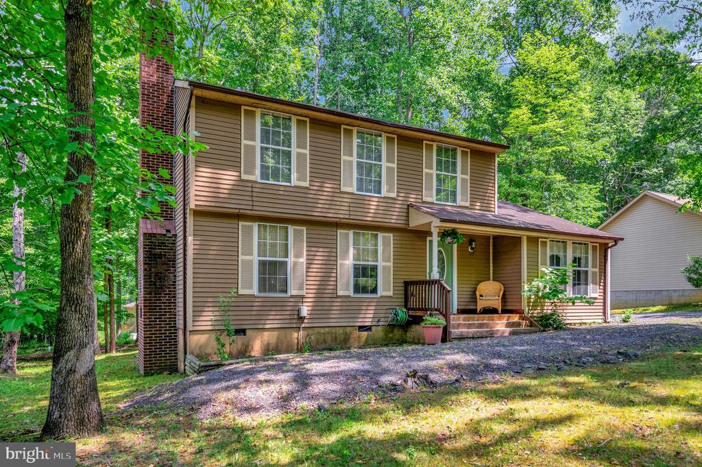 103 FLAGSTONE COURT