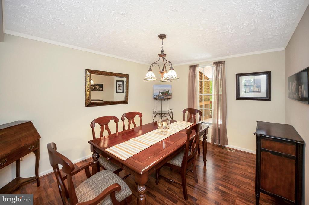 103 FLAGSTONE COURT
