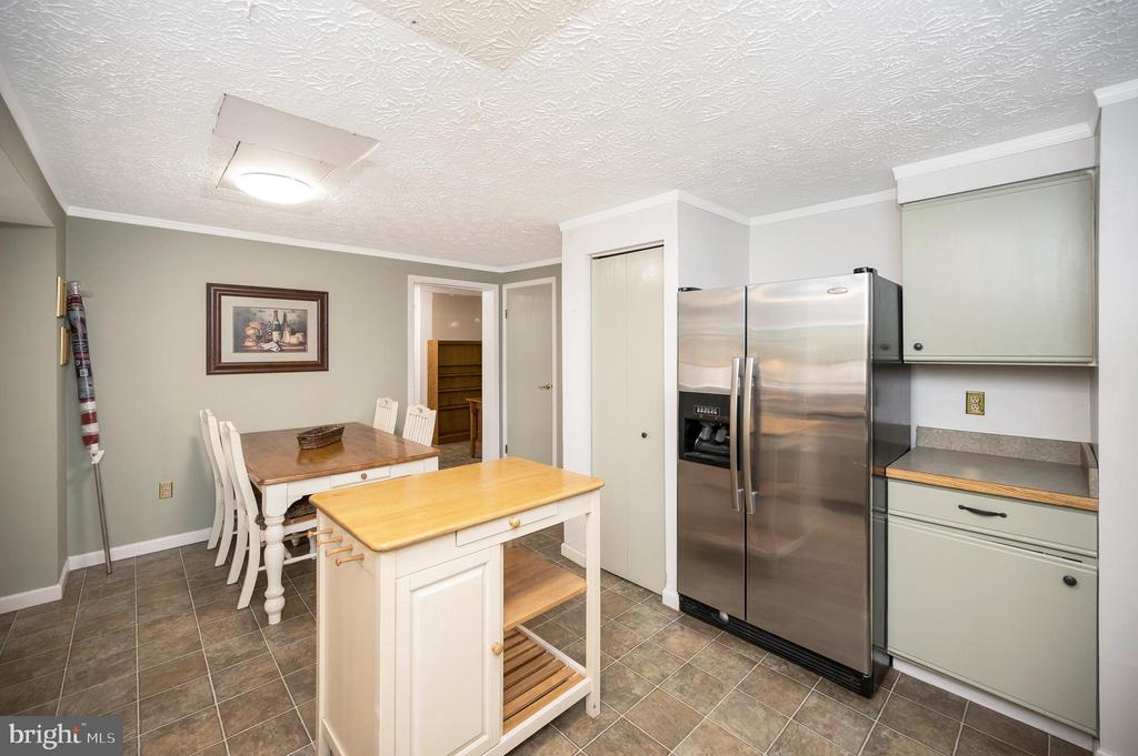 103 FLAGSTONE COURT