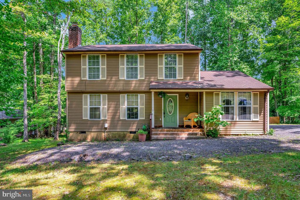 103 FLAGSTONE COURT