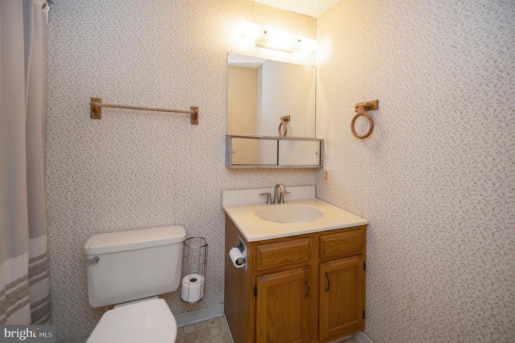 103 FLAGSTONE COURT