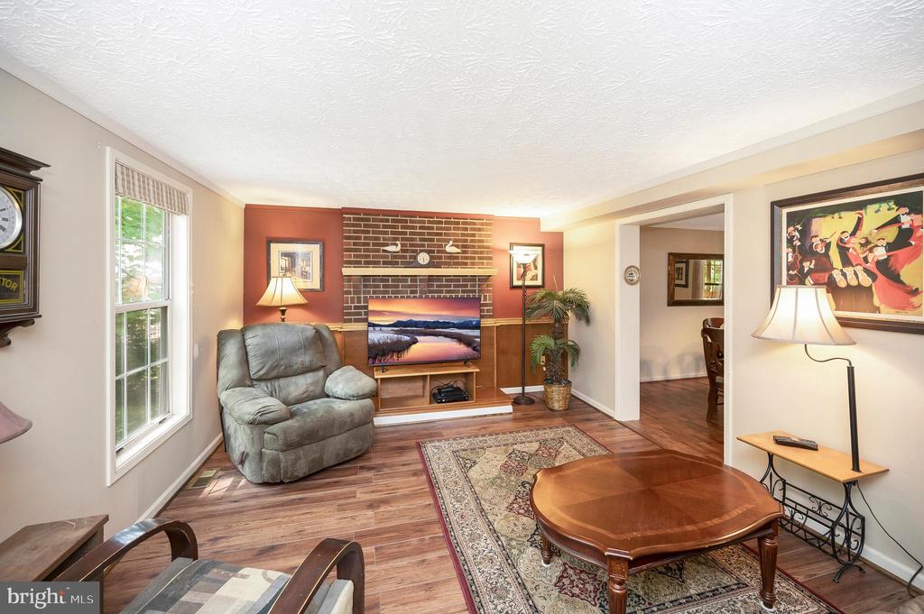 103 FLAGSTONE COURT