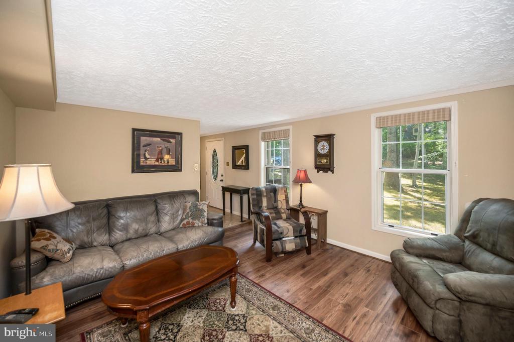 103 FLAGSTONE COURT