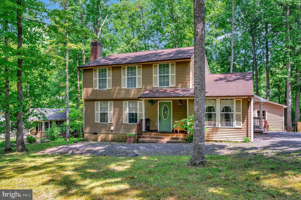 103 FLAGSTONE COURT