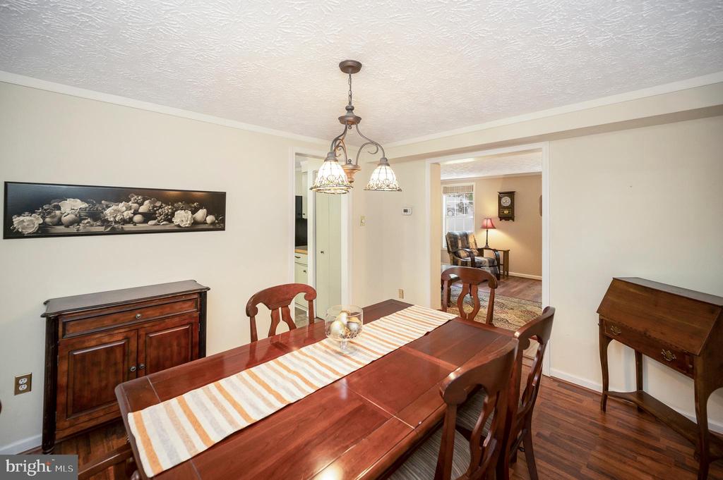 103 FLAGSTONE COURT
