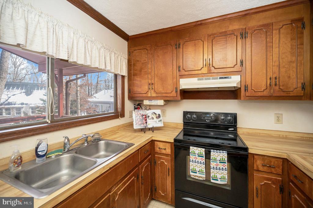 102 SUNSET COURT