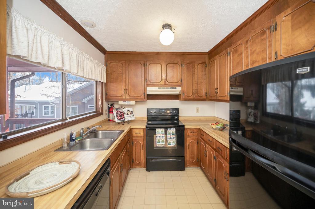 102 SUNSET COURT