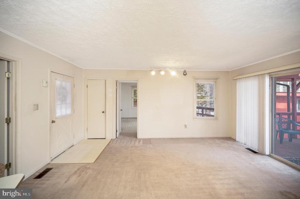 102 SUNSET COURT