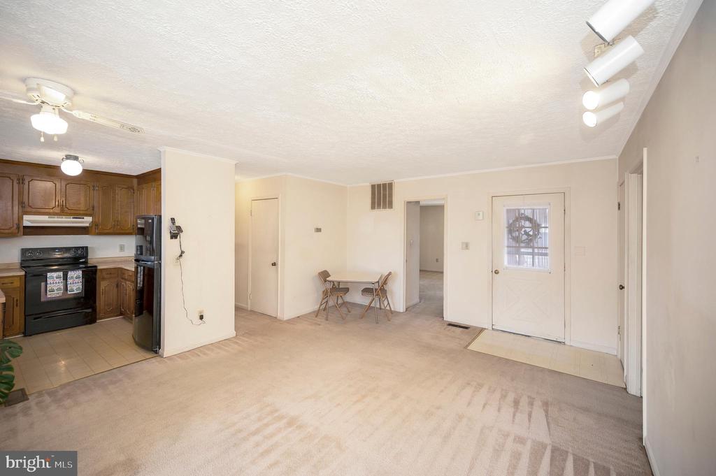 102 SUNSET COURT