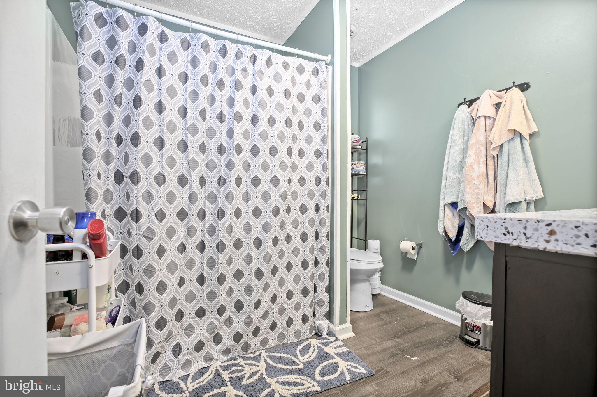 4253 ROLLING HILLS DRIVE