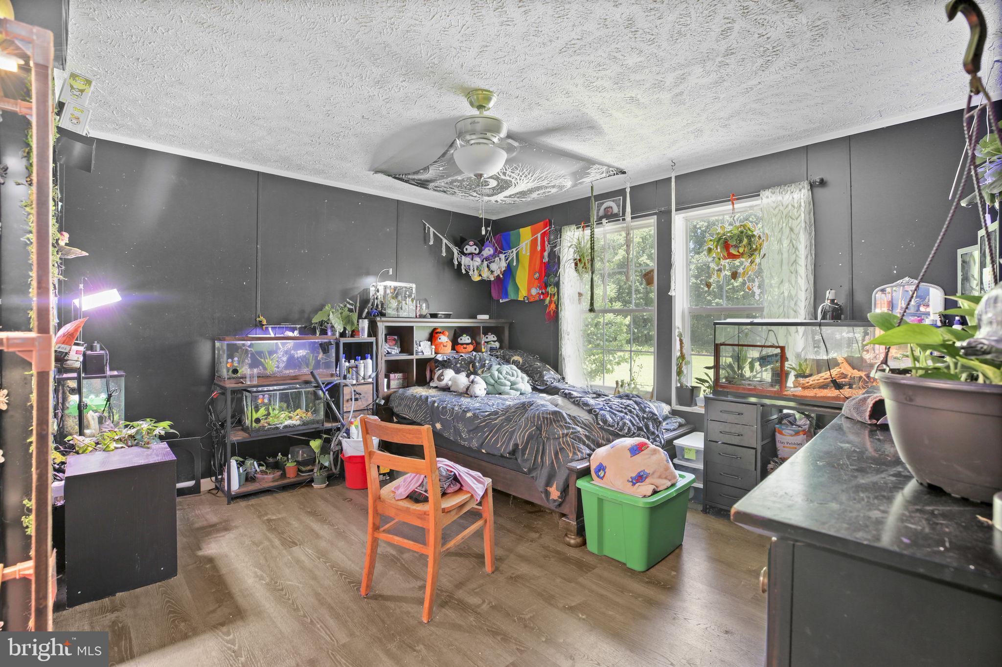 4253 ROLLING HILLS DRIVE