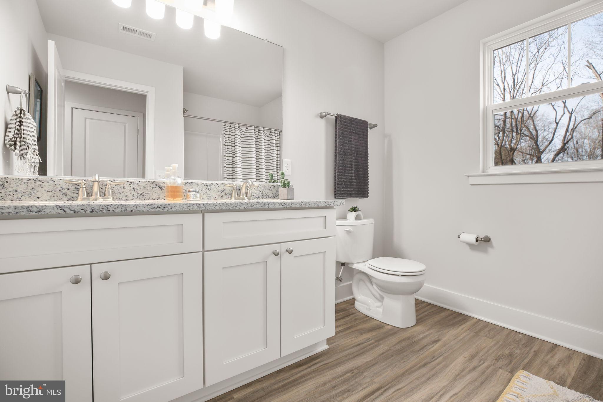 2102 LAKEVIEW PARKWAY