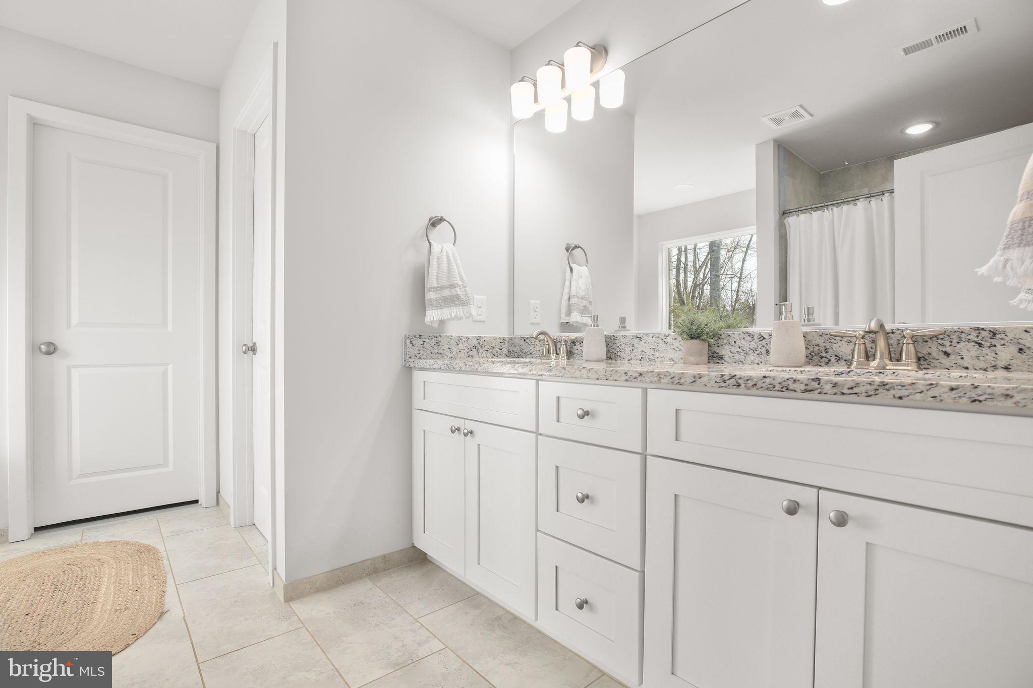 2102 LAKEVIEW PARKWAY