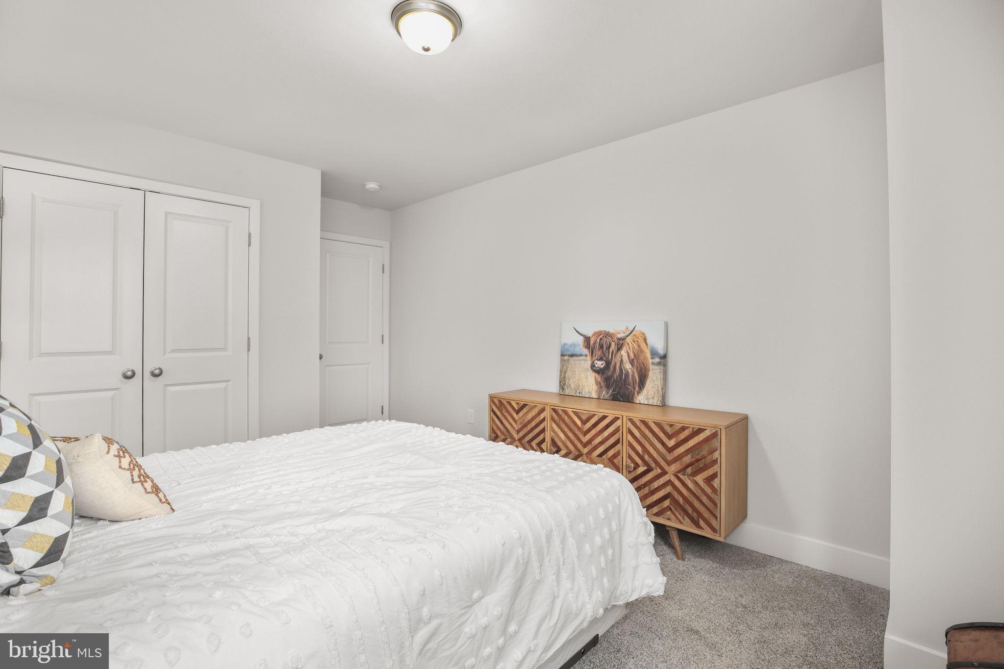 2102 LAKEVIEW PARKWAY