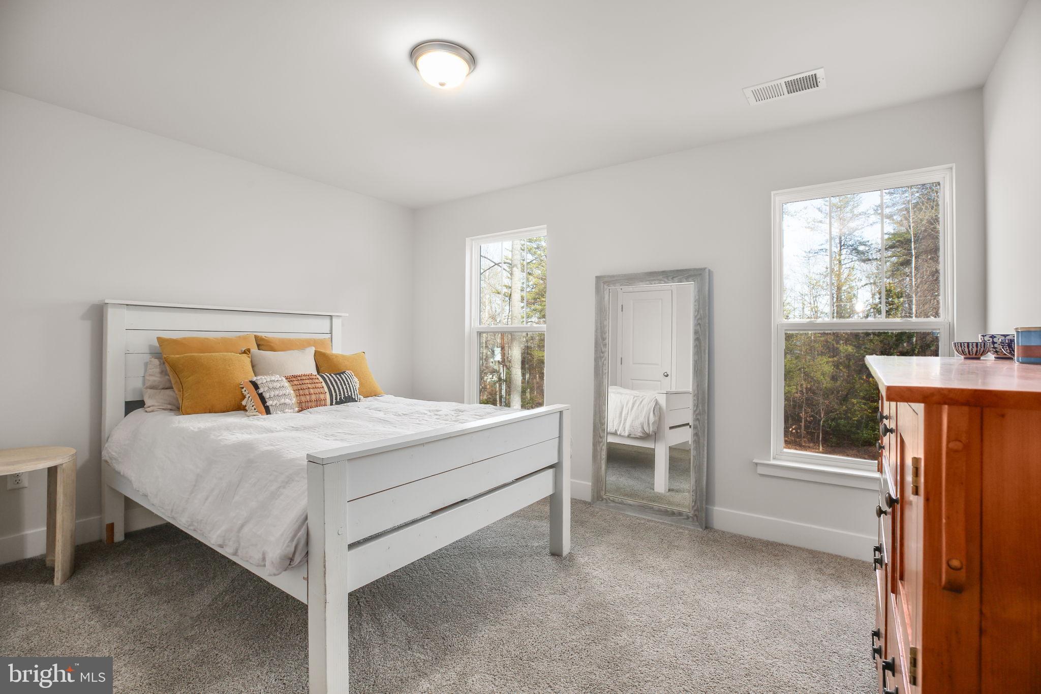 2102 LAKEVIEW PARKWAY