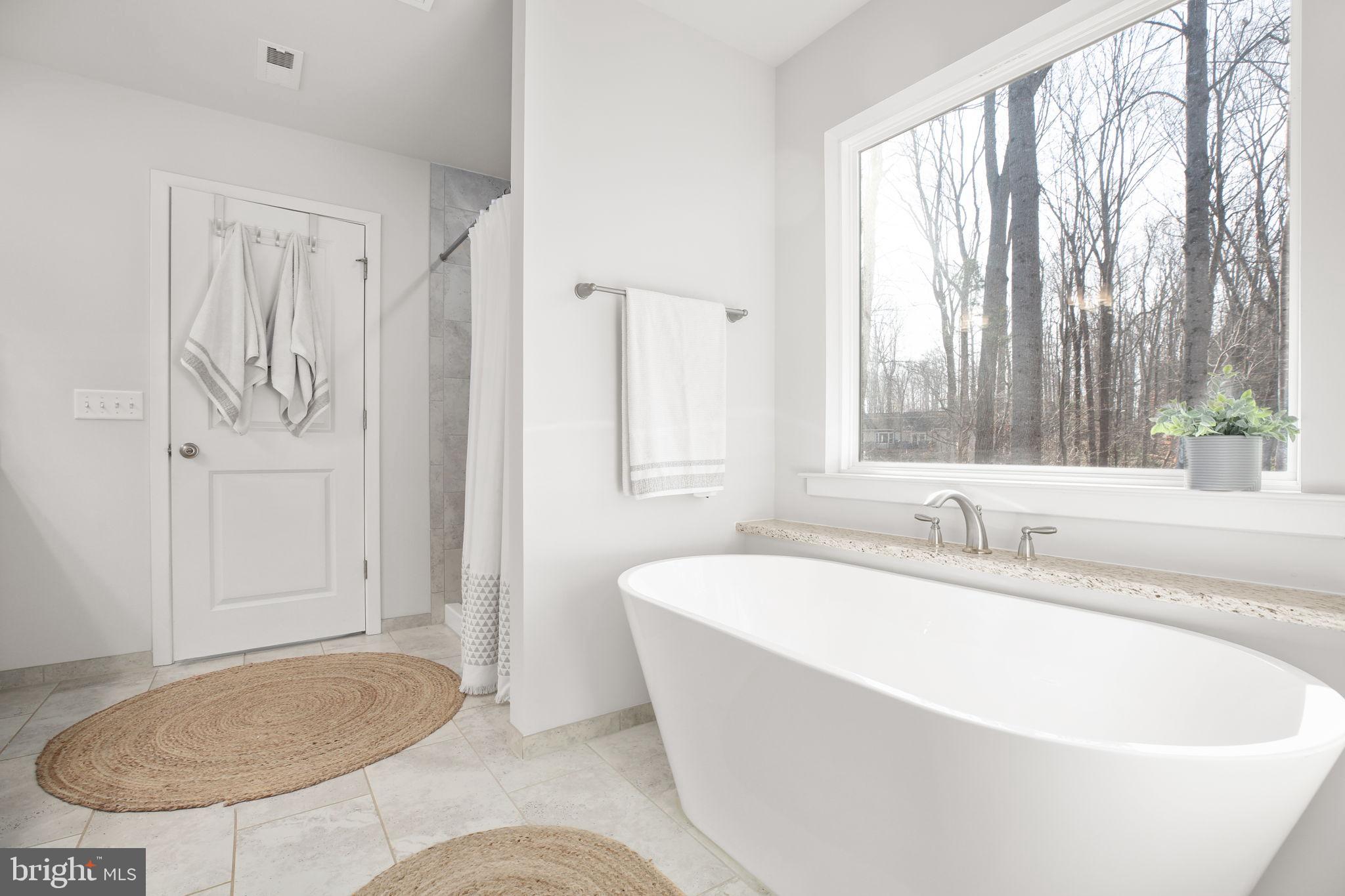 2102 LAKEVIEW PARKWAY