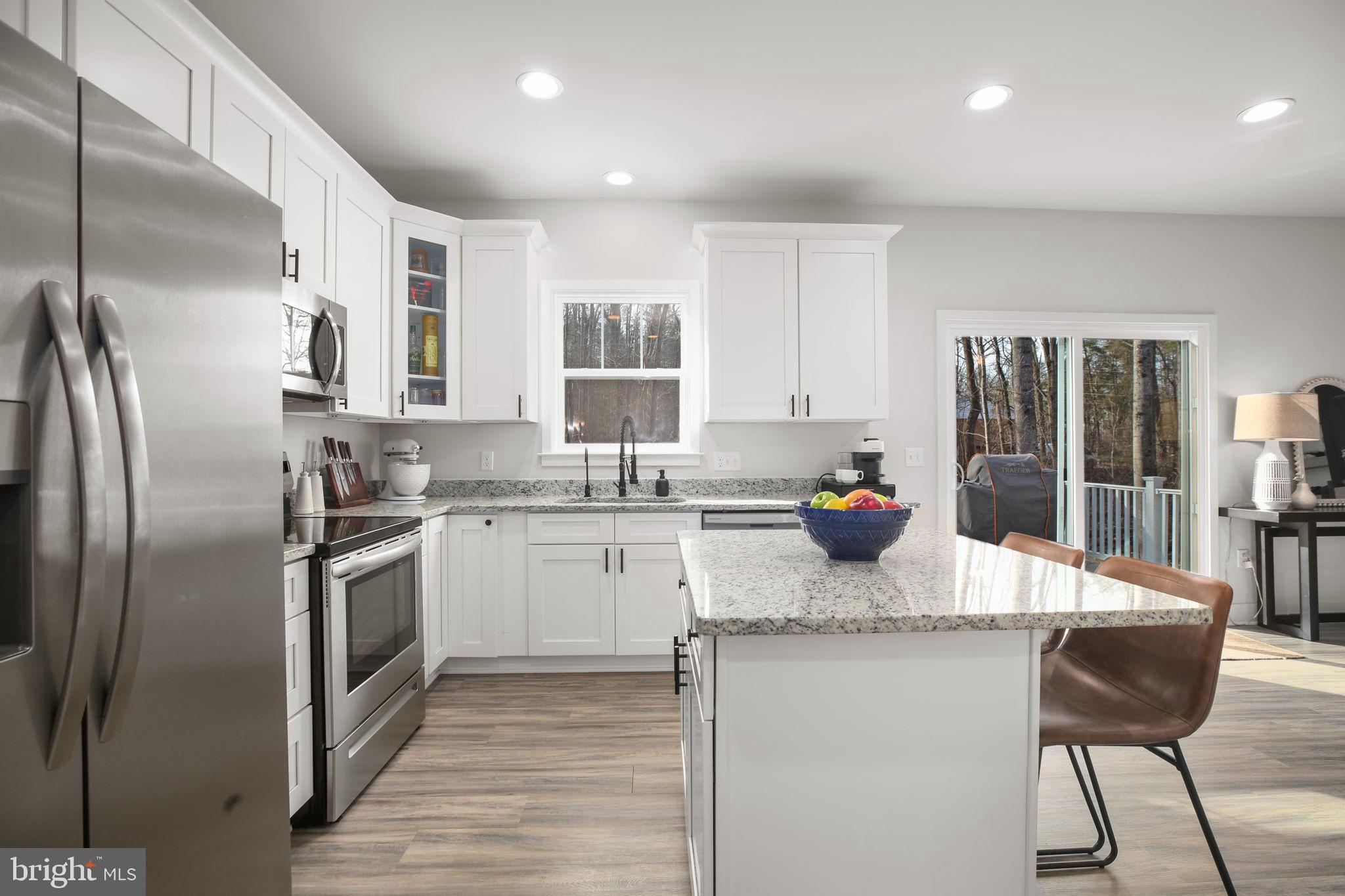 2102 LAKEVIEW PARKWAY