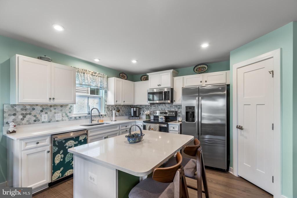 35049 MANSOURS DRIVE