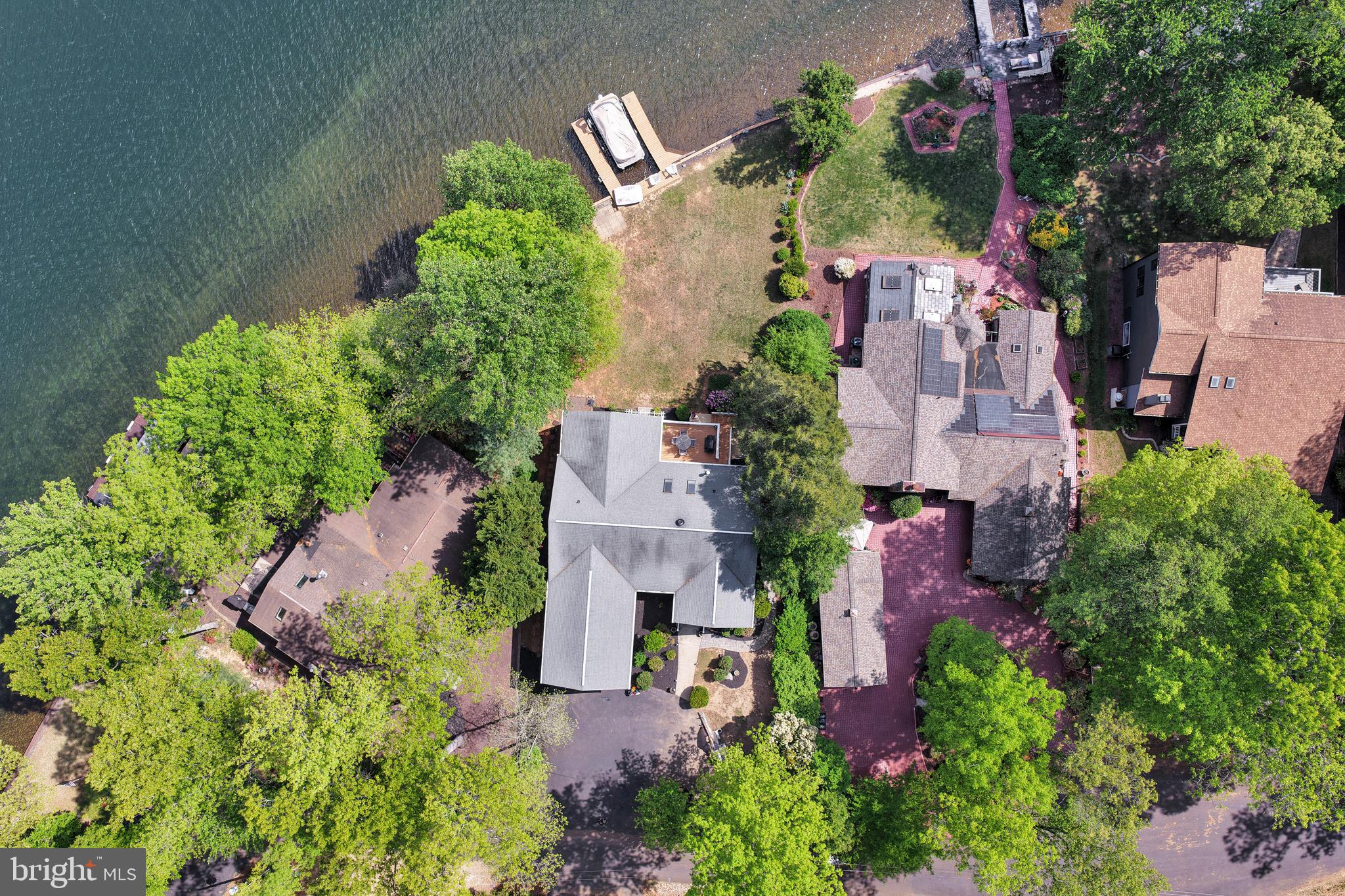 626 CORNWALLIS AVENUE