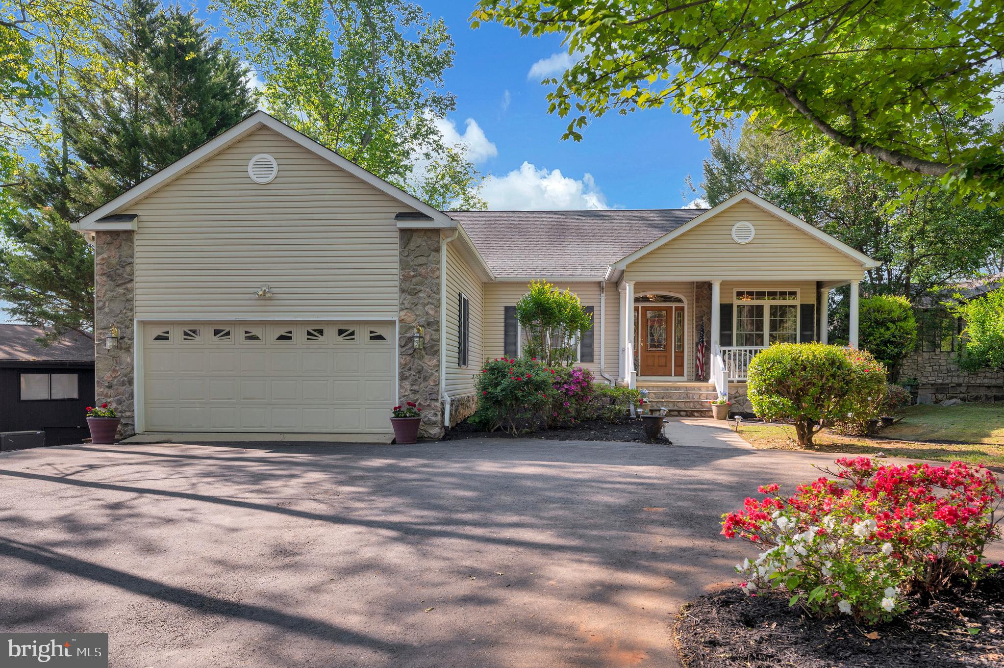 626 CORNWALLIS AVENUE