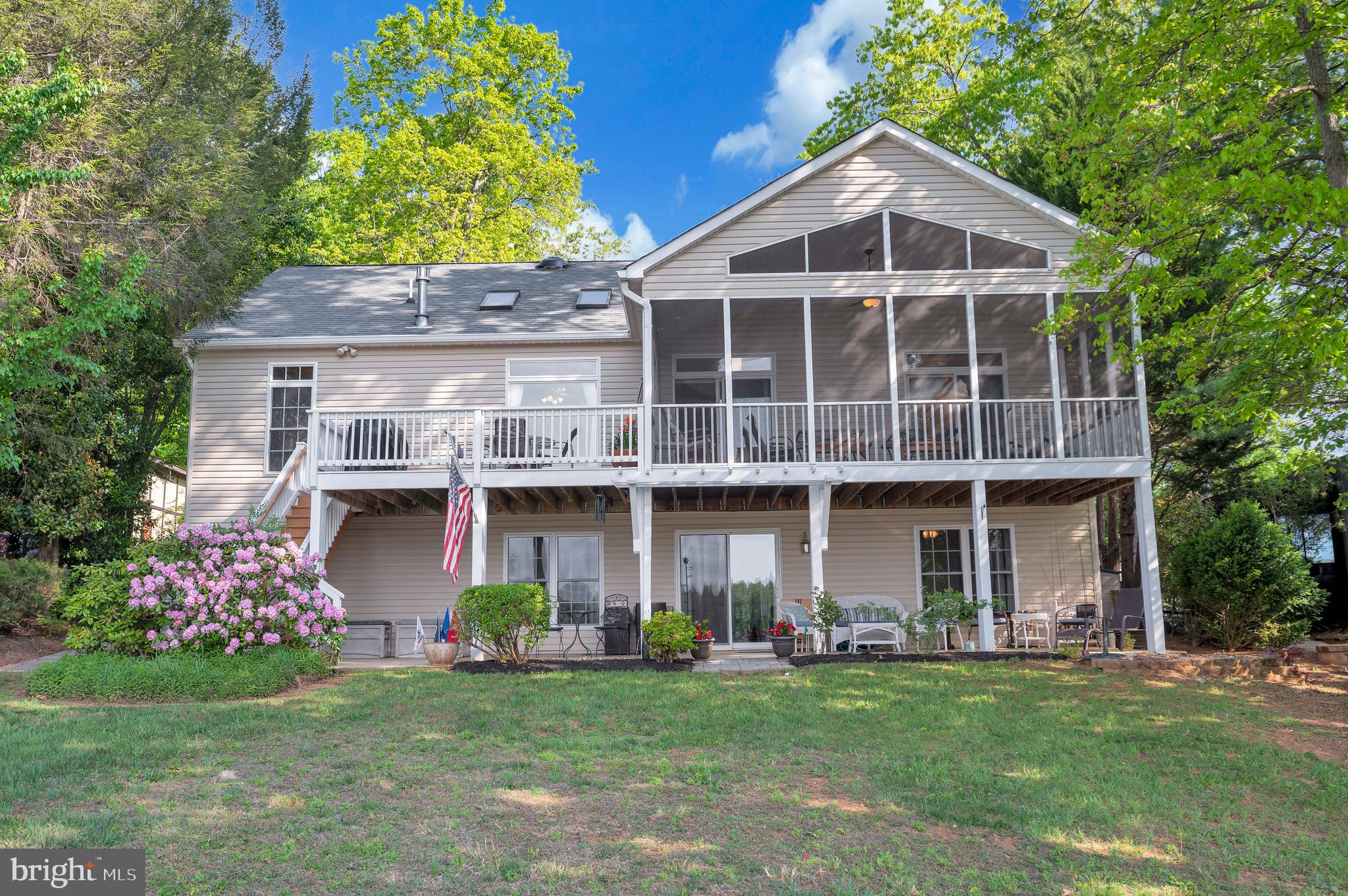 626 CORNWALLIS AVENUE