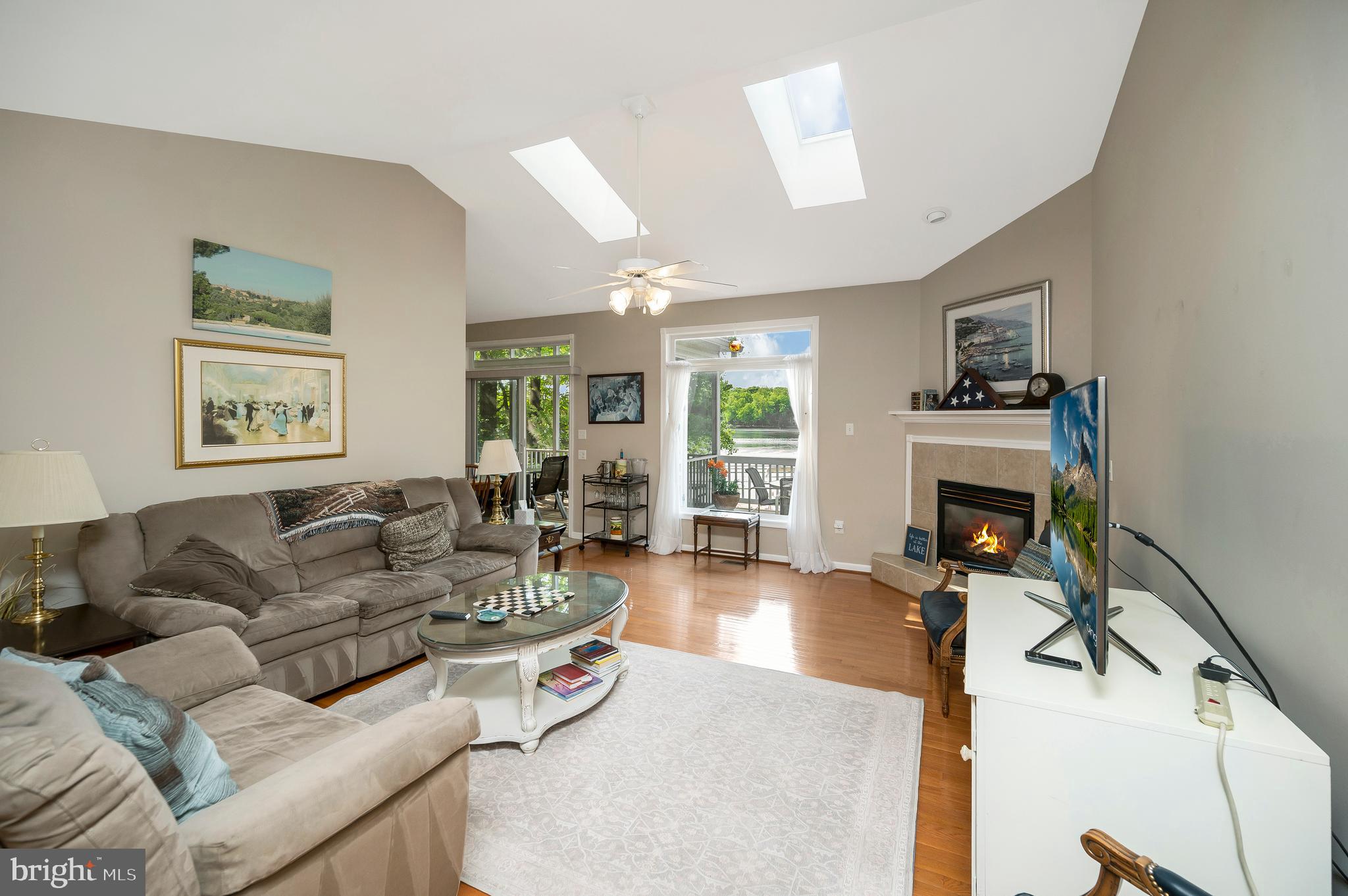 626 CORNWALLIS AVENUE