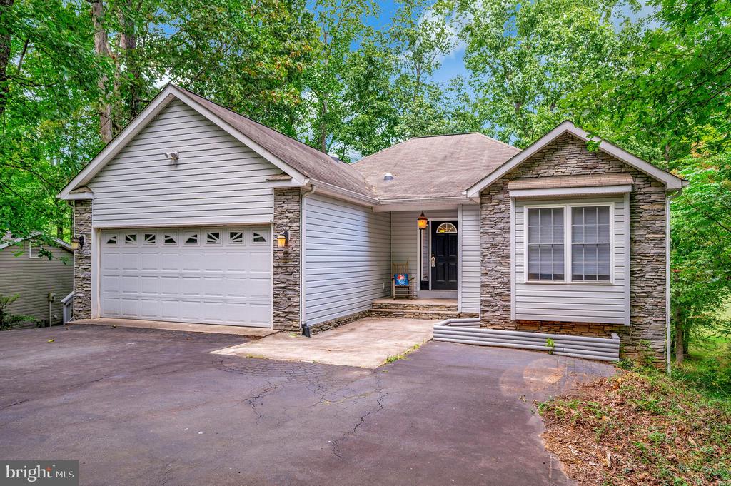 1115 EASTOVER PARKWAY