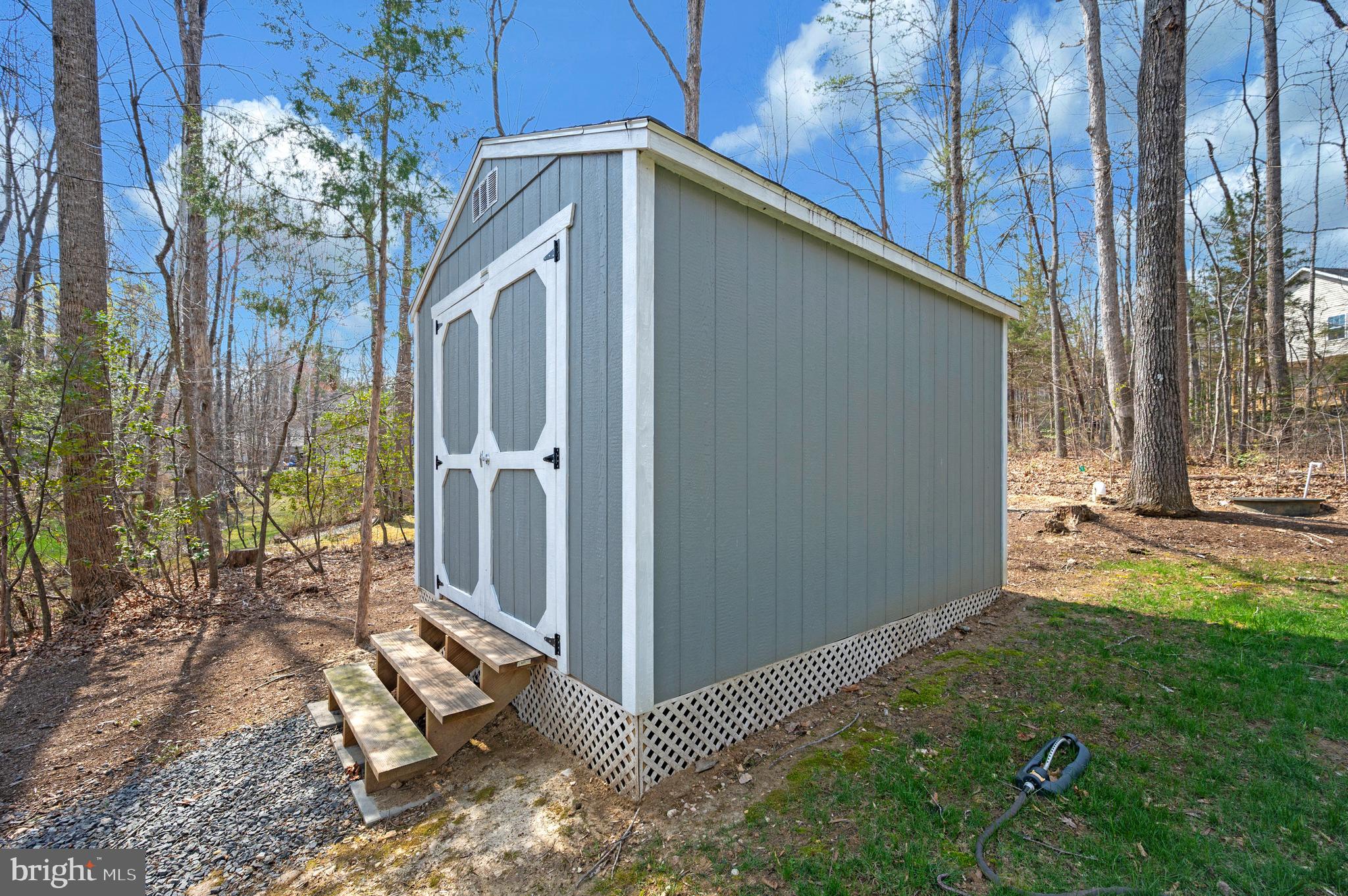 105 ASPEN COURT