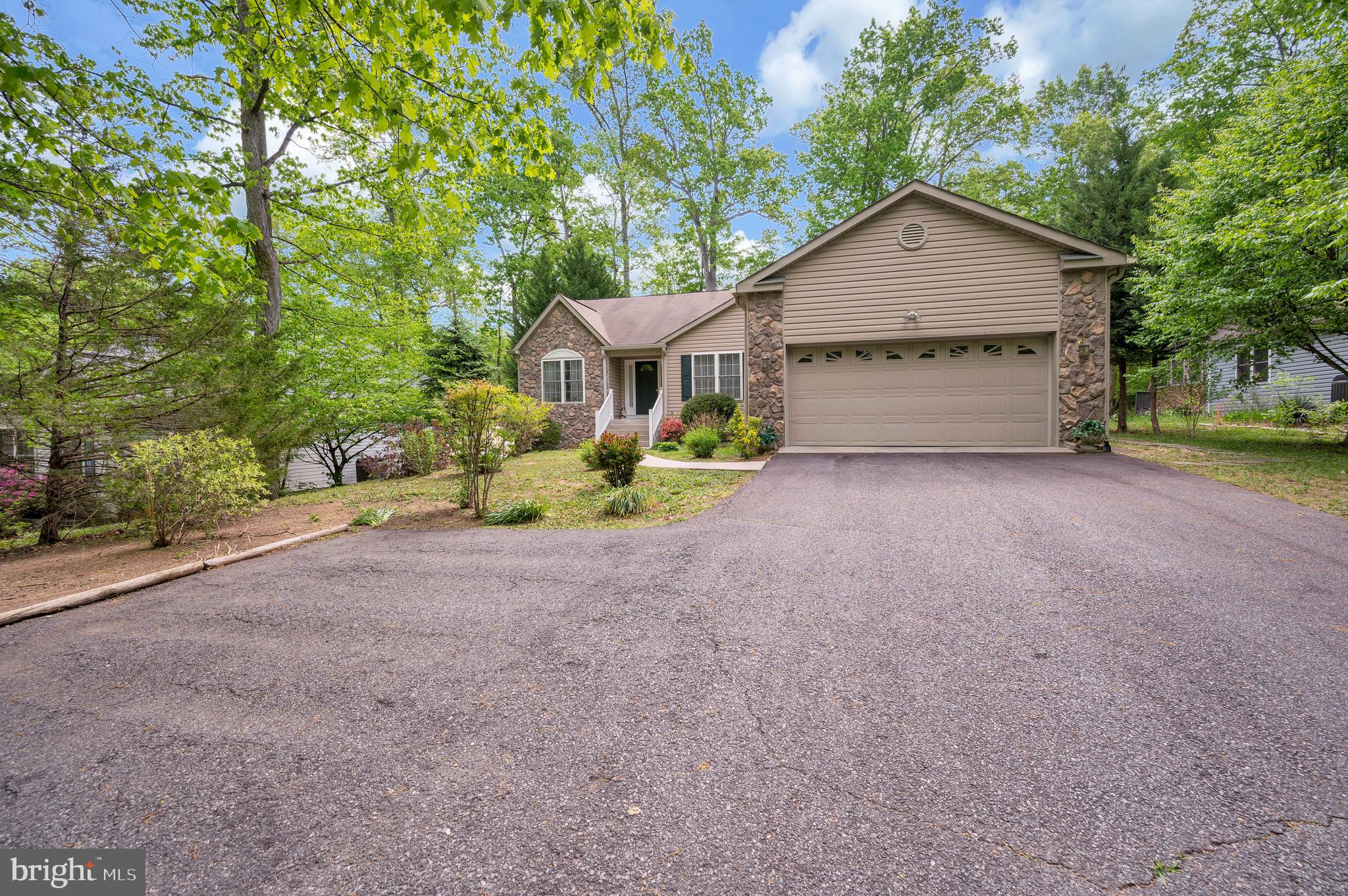 2908 LAKEVIEW PARKWAY