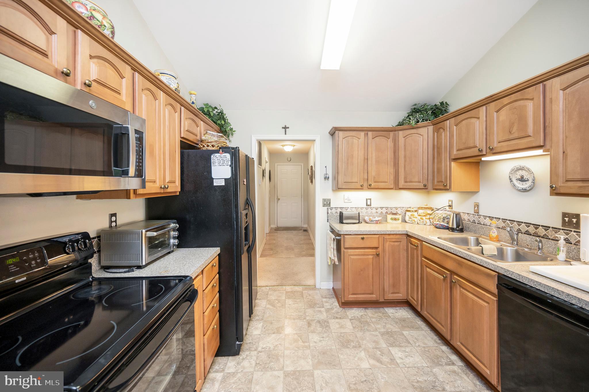 2908 LAKEVIEW PARKWAY