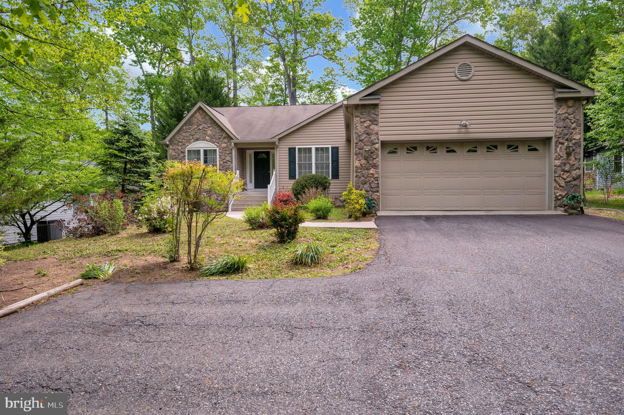 2908 LAKEVIEW PARKWAY