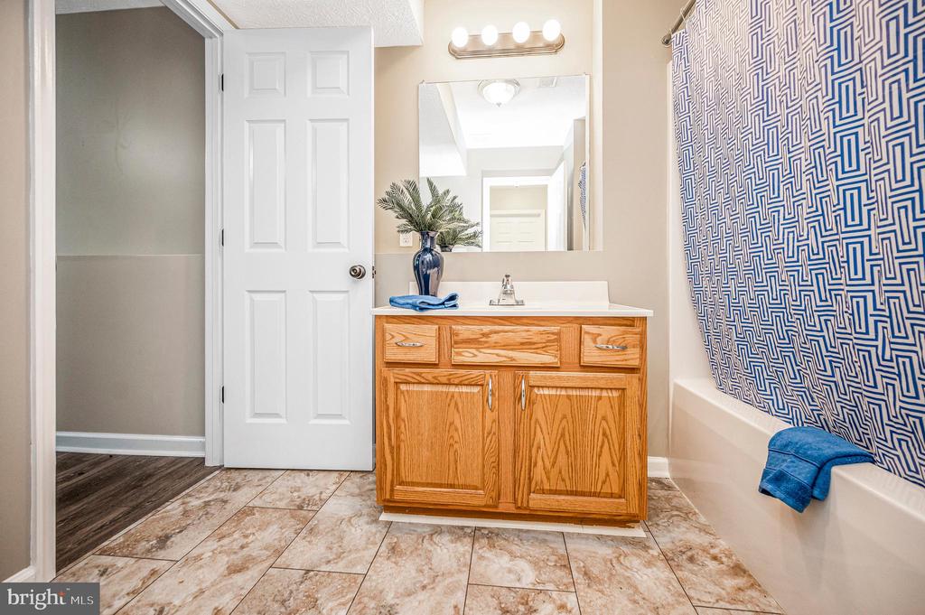 305 BIRDIE ROAD