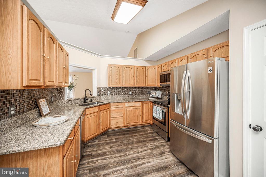 305 BIRDIE ROAD