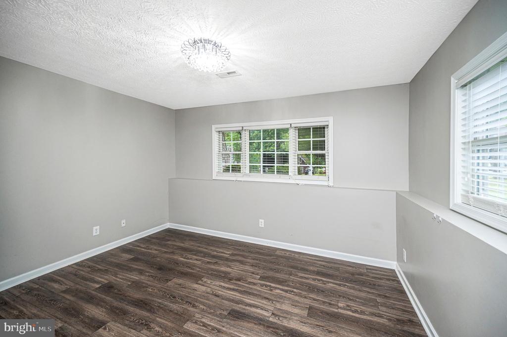 305 BIRDIE ROAD