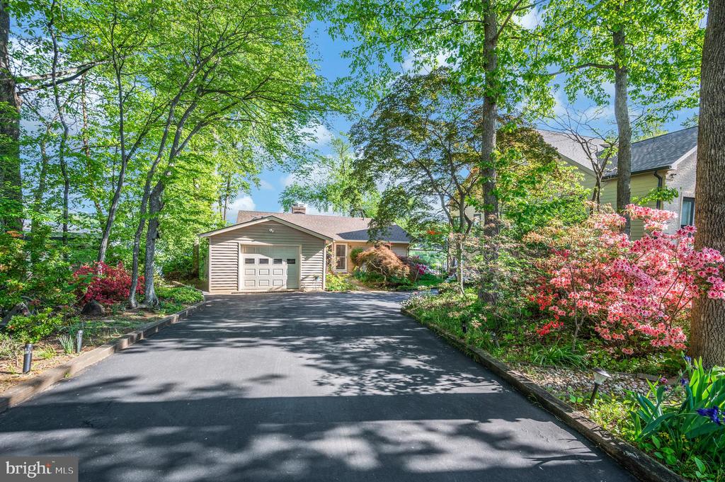 126 GREEN SPRING ROAD