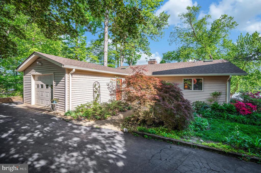 126 GREEN SPRING ROAD