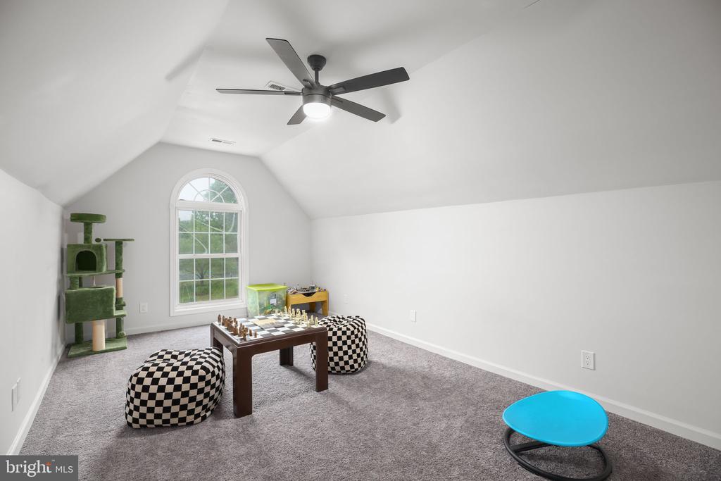 1472 MORRIS POND DRIVE
