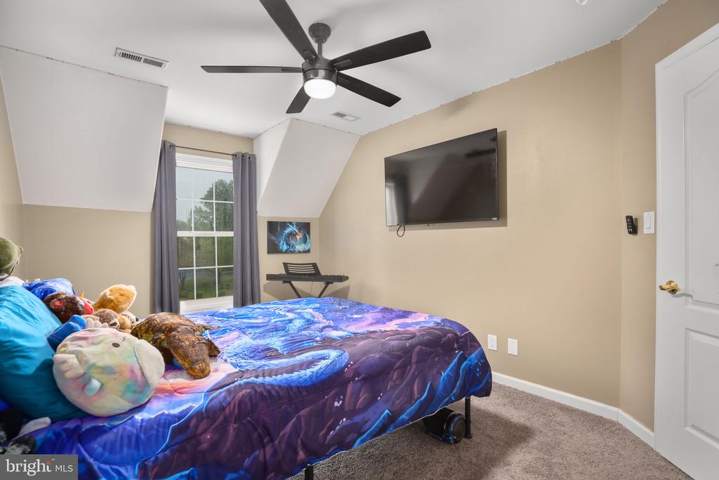 1472 MORRIS POND DRIVE