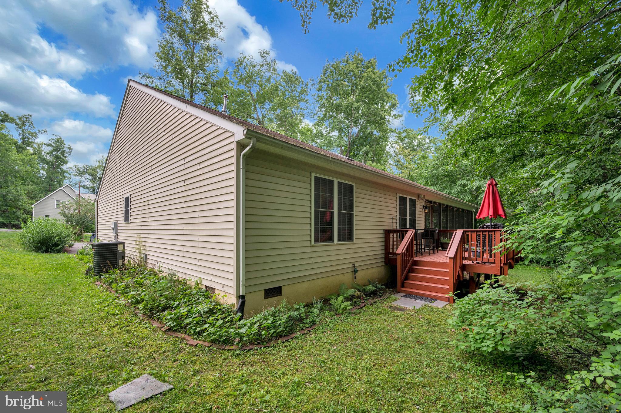 2402 LAKEVIEW PARKWAY
