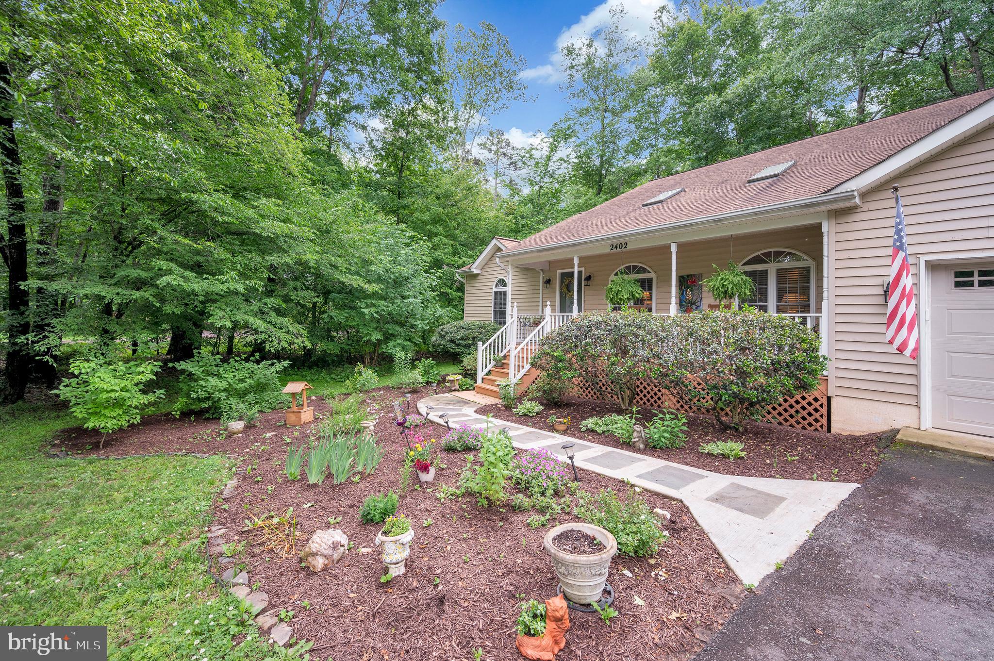 2402 LAKEVIEW PARKWAY