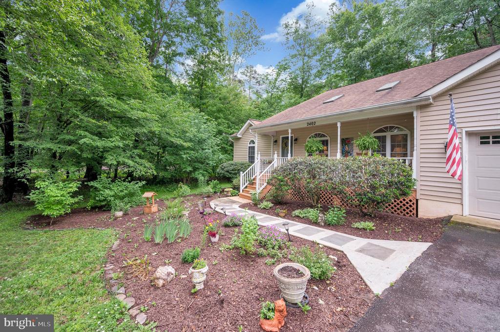 2402 LAKEVIEW PARKWAY