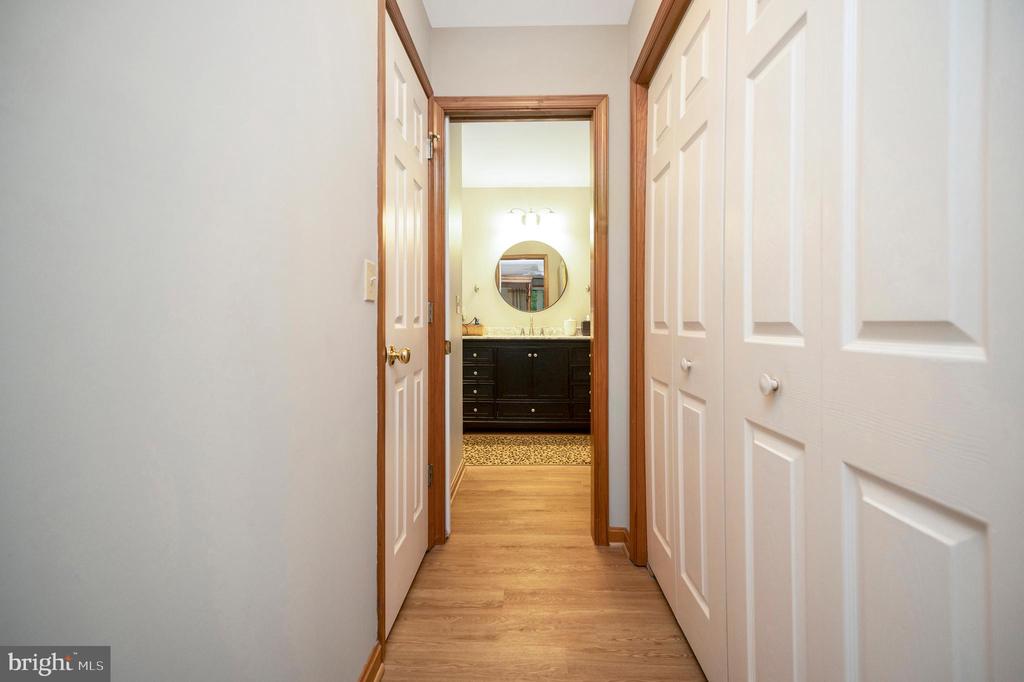 2402 LAKEVIEW PARKWAY