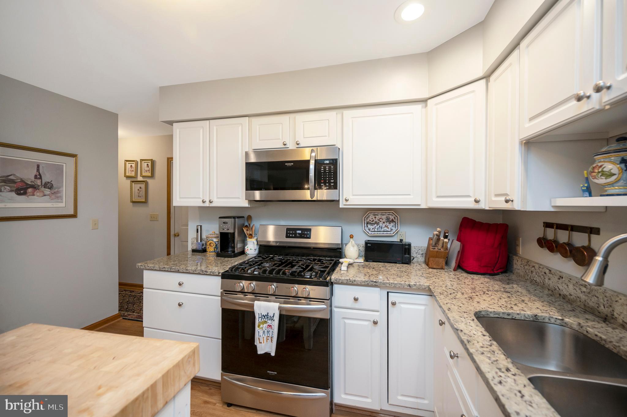 2402 LAKEVIEW PARKWAY
