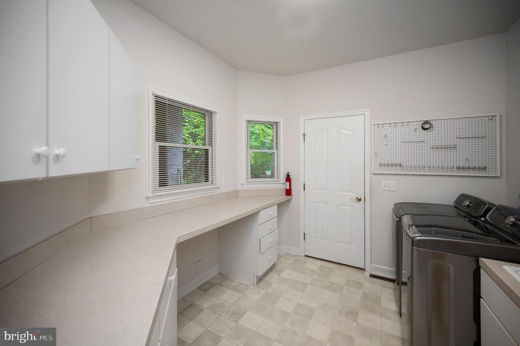 102 MARBLE COURT