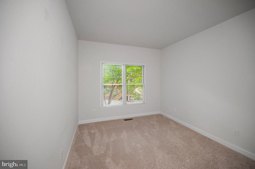 102 MARBLE COURT
