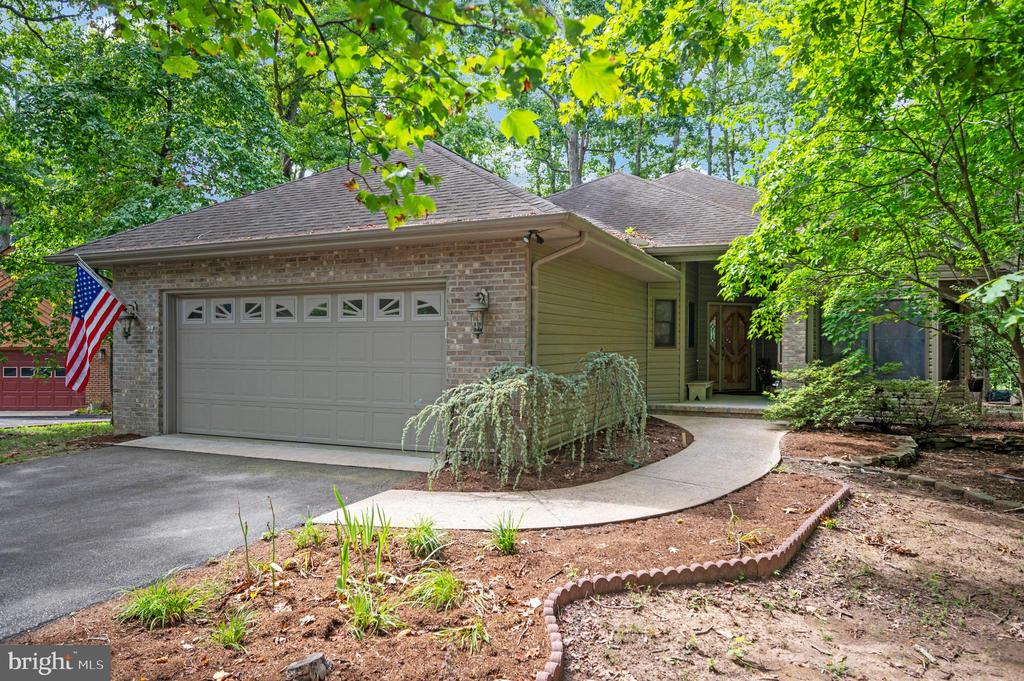 102 MARBLE COURT