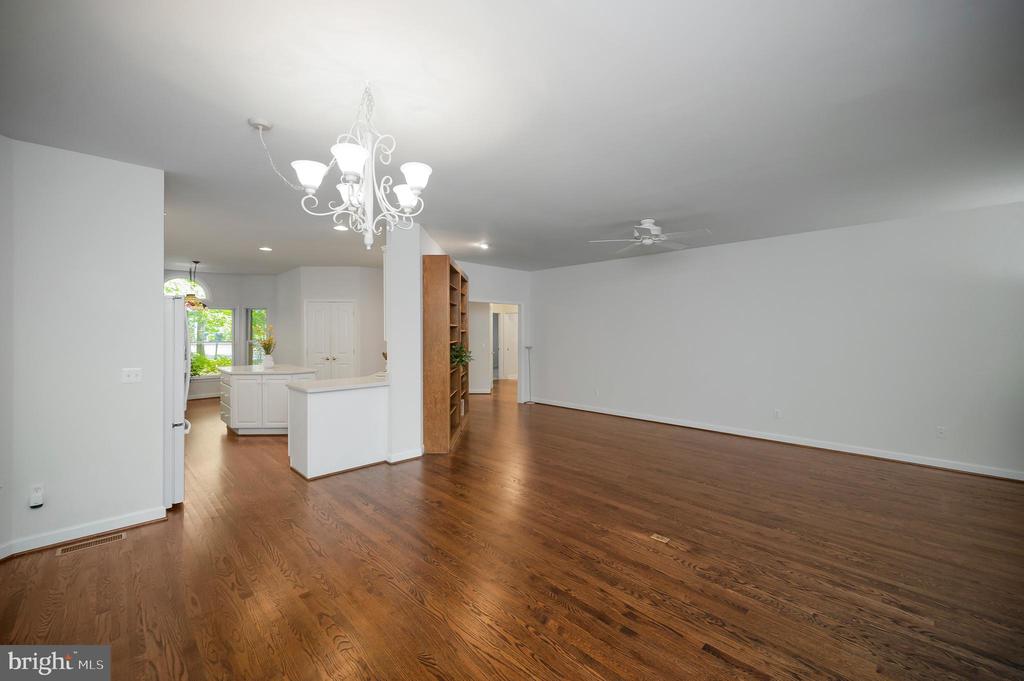 102 MARBLE COURT