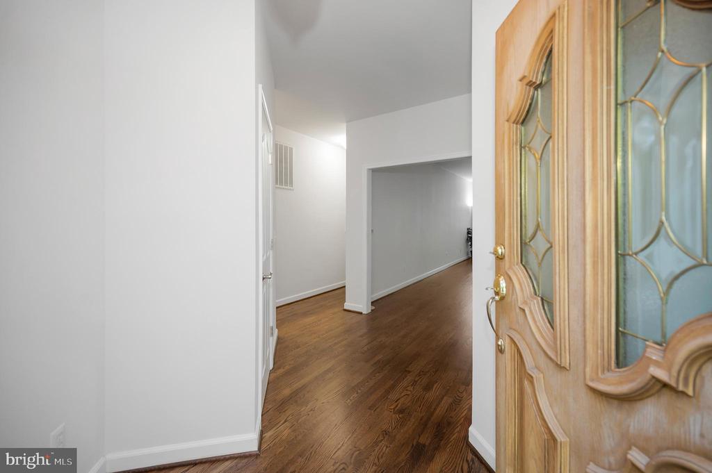 102 MARBLE COURT